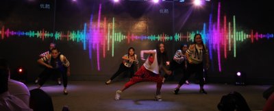 整場(chǎng)活動(dòng)中為激情的舞蹈&mdash;&mdash;時(shí)代戰(zhàn)士