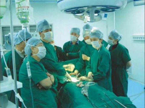 △2006年8月，山西省及華北地區(qū)首例宮腔鏡等離子電切治療粘膜下子宮肌瘤手術(shù)在山西現(xiàn)代婦產(chǎn)醫(yī)院成功開展，使我省乃至華北地區(qū)在婦科微創(chuàng)領(lǐng)域臨床應(yīng)用這一塊有了跨越性發(fā)展。