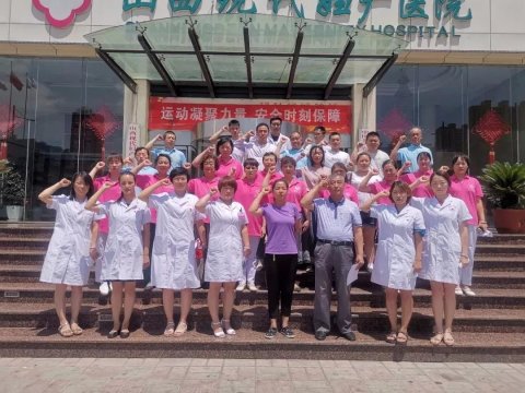 喜迎建黨98周年，發(fā)揮黨員模范帶頭作用，不畏風(fēng)雨，奮力前行。